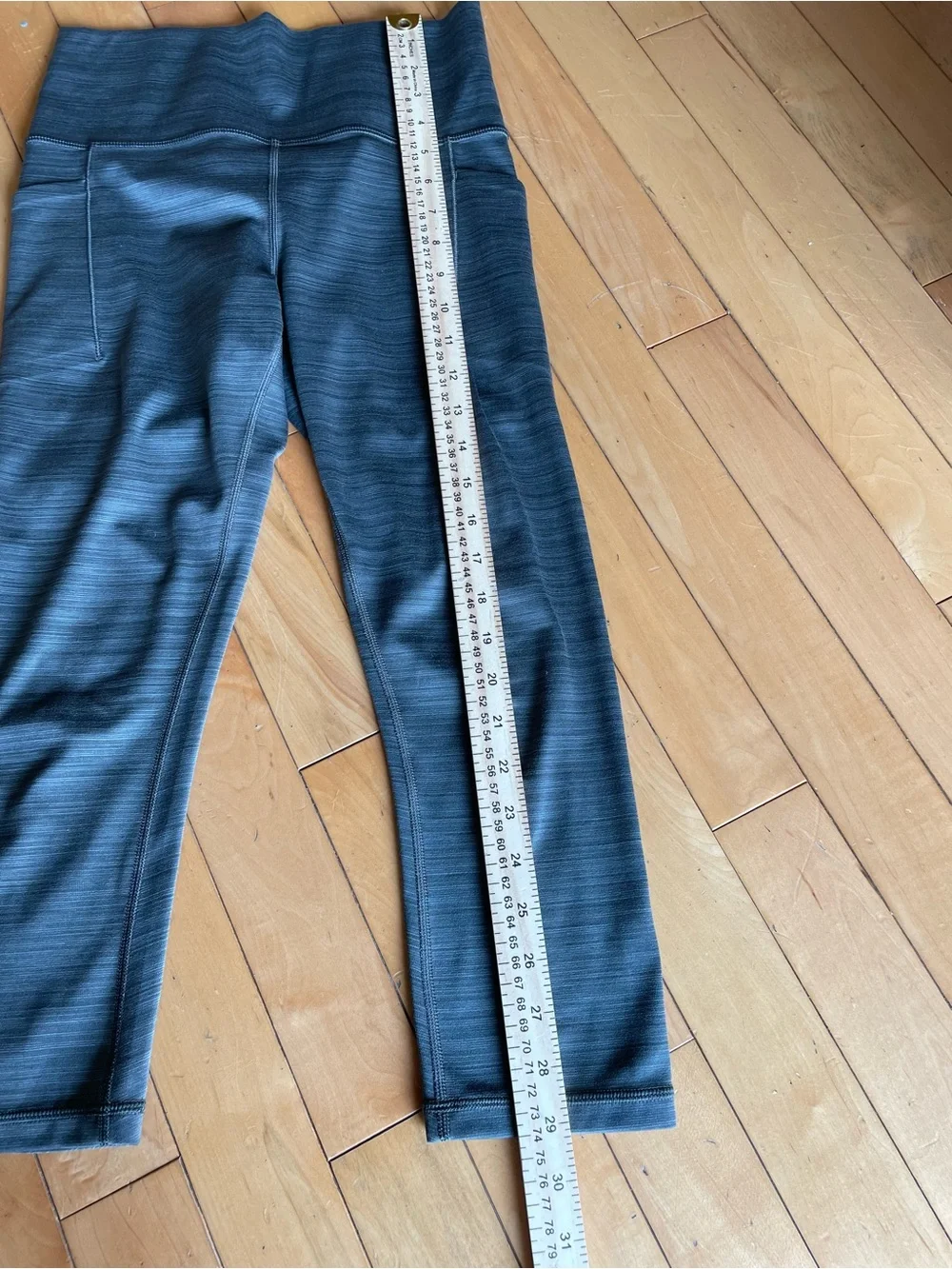 ATHLETA Salutation Capri Leggings w/Side Pockets, Heathered Olive Green, SMALL